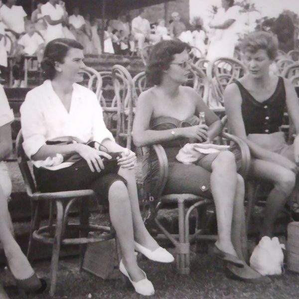 Capri pants and pedal pushers, summery blouses and flats for the ladies in the 1950s