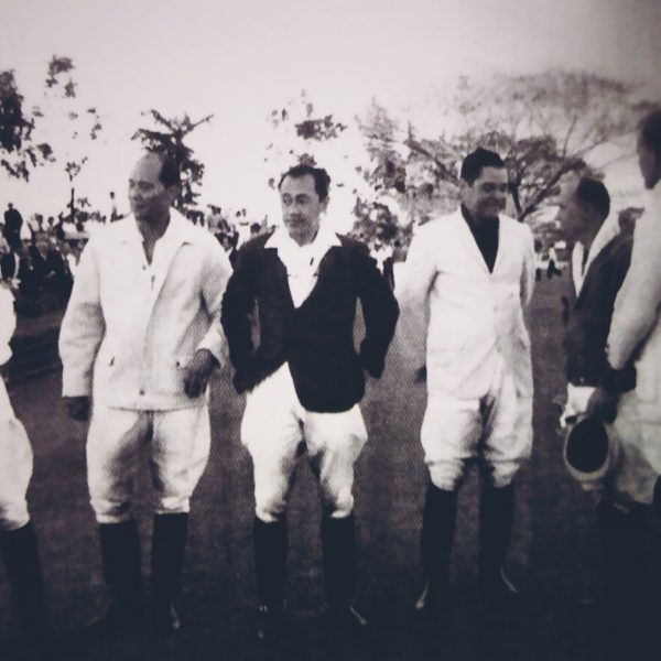 Dr. Oscar Jacinto (third from left) with Hans Menzi, Johnny de Leon, Enrique Zobel, Bob McGregor and two other players.